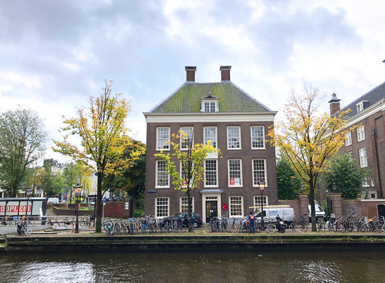 Het Huis Van De Tijd Ouderen Wonen In De Buurt